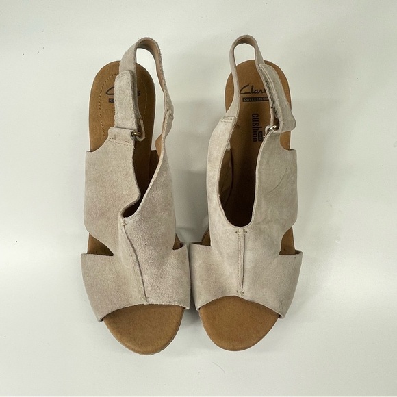 Clarks Helio Float Wedge Sandal in Tan Suede Size 10 Wide - Picture 3 of 13